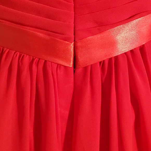 JJS house, NWT, special occasion ball gown. - Picture 11 of 15